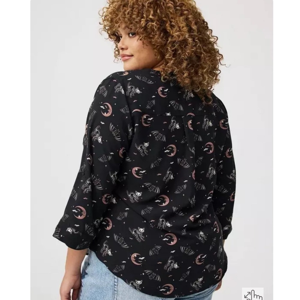 Torrid Harper Challis Top Womens 2 Black NWT Spooky Cats Bats Skeleton Blouse - Picture 2 of 11